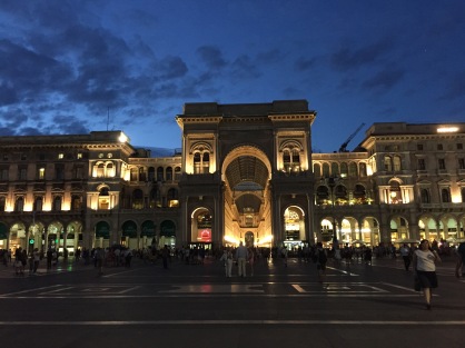 Piazza del Duomo Milano - La Galleria fotografata di notte
